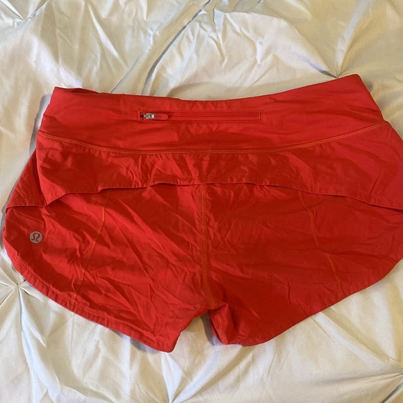 Lululemon Hotty Hot Low-Rise Lined Shorts , mini shorts - Picture 3 of 6